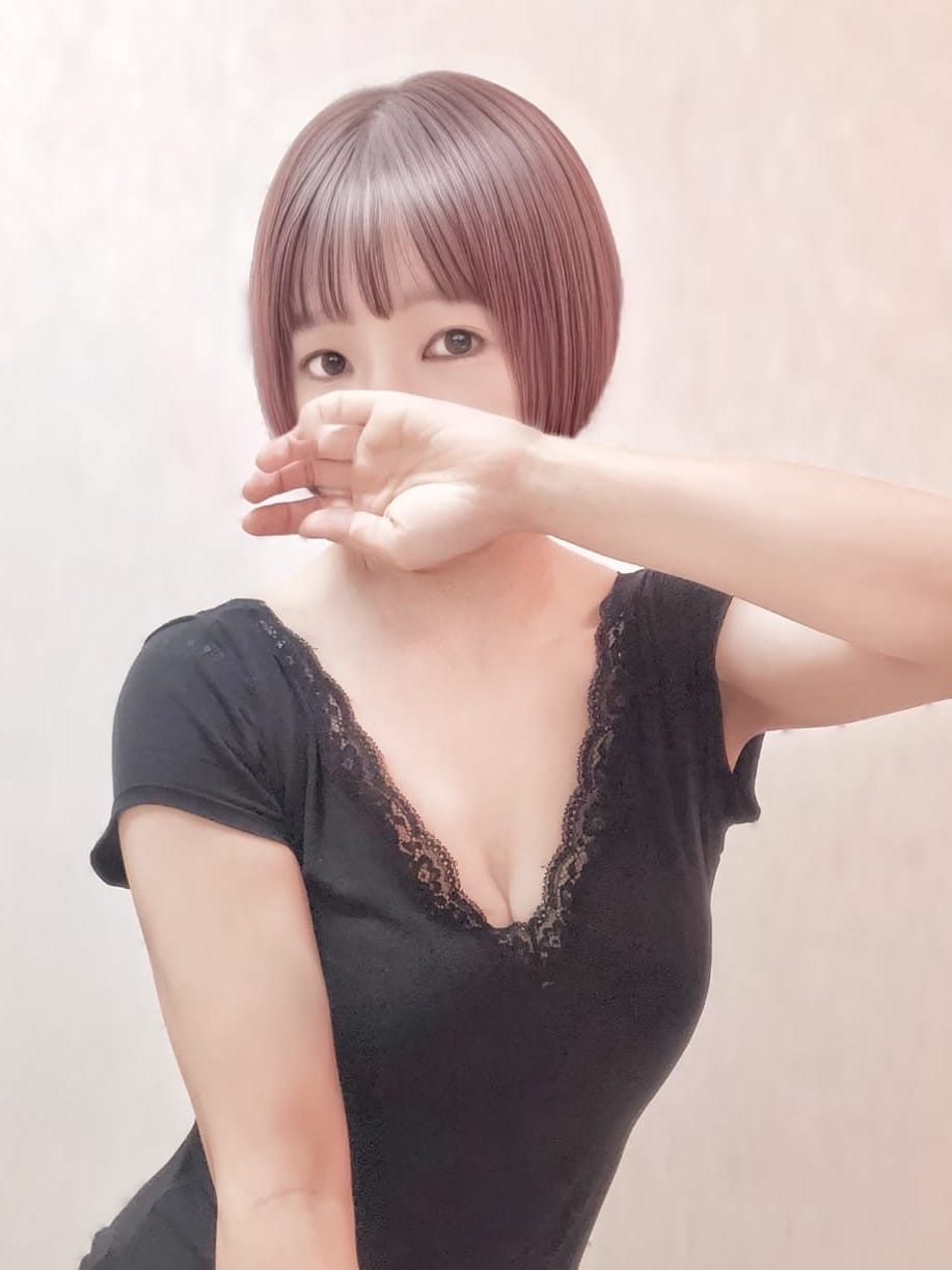 博多駅メンズエステのセラピスト 博多駅のメンズエステ・メンズアロマのお店「人妻エステ 美魔女」の在籍メンズエステセラピスト|福岡アロマエステ案内所